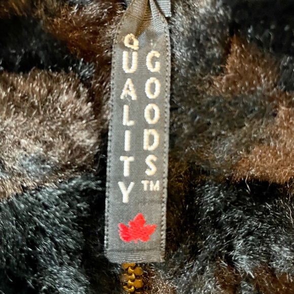 Beautiful Vintage Faux Fur Vest - Picture 3 of 4